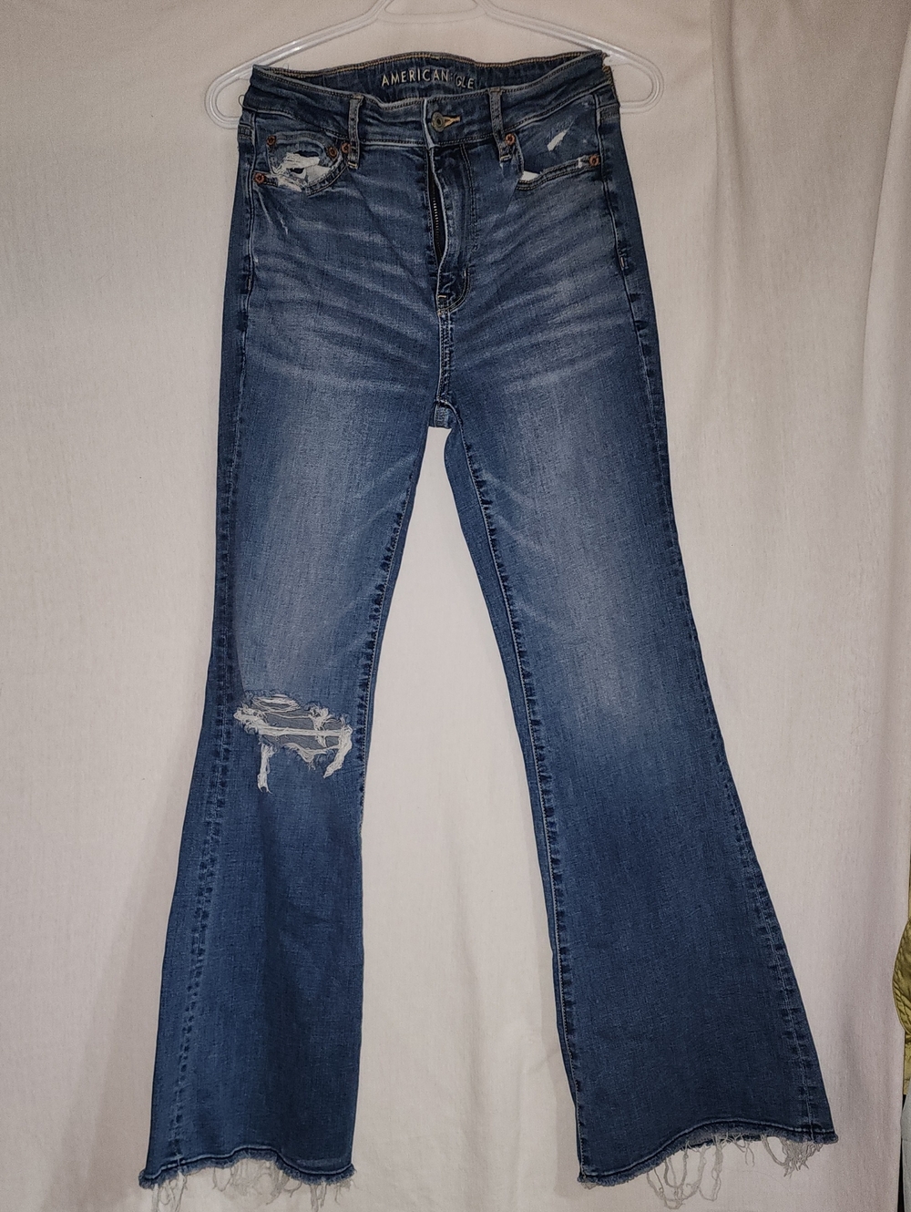 American Eagle Outfitters Women's Size 4 Reg Medium Blue Distressed Flare Jeans